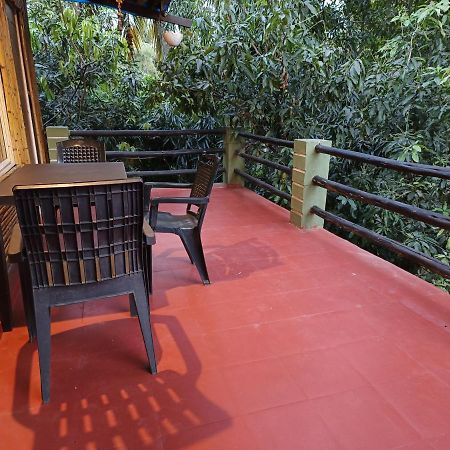 Lotus Riya Home Stay Hampi Bagian luar foto