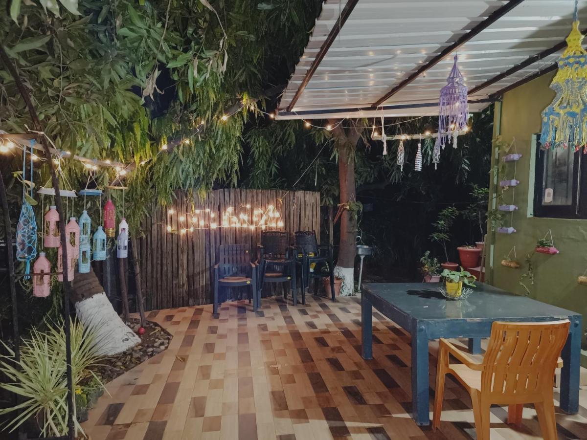 Lotus Riya Home Stay Hampi Bagian luar foto