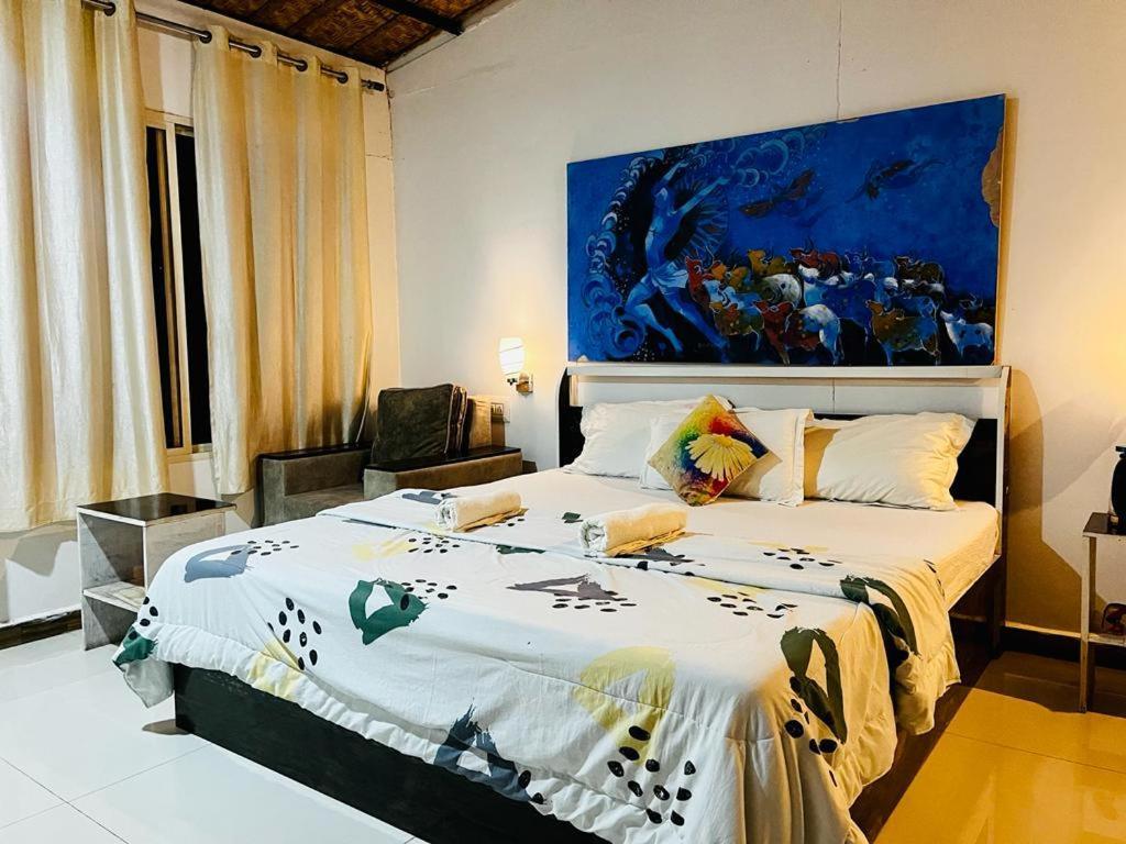 Lotus Riya Home Stay Hampi Bagian luar foto