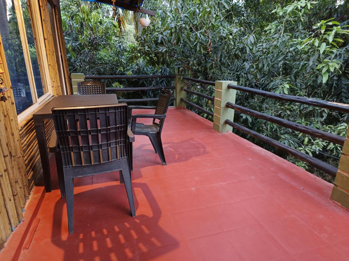 Lotus Riya Home Stay Hampi Bagian luar foto